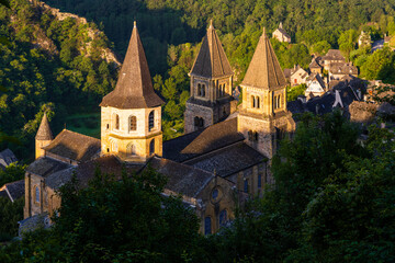 Fototapeta na wymiar Le village de Conques, la chapelle Saint-Roch, Aveyron, Occitanie, France