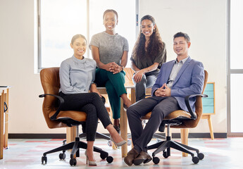 Obraz premium A team of creative minds. Shot of a group of colleagues in an office at work.