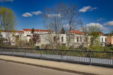 Blick von der Wettinbrücke auf die Weiße Elster, Haus, Leipzig, Sachsen	