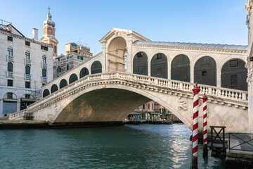 Fototapeta na wymiar Rialto bridge on Grand Canal in Venice on early morning with no people