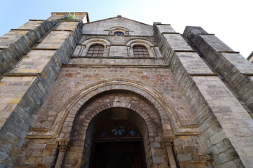 L'église Saint Genès, vue de l'extérieur, ville de Thiers, département du Puy de Dome, France