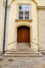 Fototapeta na wymiar Stara architektura drzwi