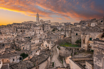 Obraz premium The old town of Matera, Basilicata, Southern Italy during a beautiful sunset.(Sassi di Matera)