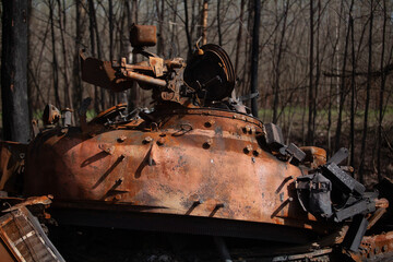 Obraz na płótnie Canvas Burnt Russian tank in Ukraine