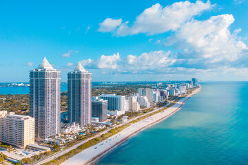 Luxury oceanfront condos in Miami Beach - obrazy, fototapety, plakaty