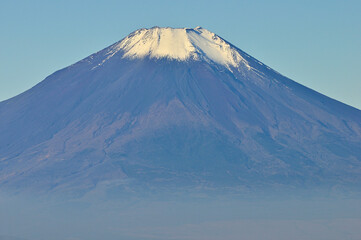 丹沢の檜洞丸より望む初冬の富士山
