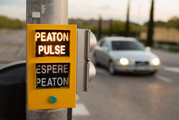 pedestrian buttons at crosswalks