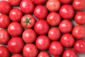赤いトマトの背景。トマトのグループ