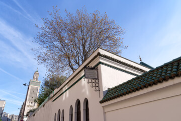 Fototapeta na wymiar The great mosque of Paris in the 5th arrondissement