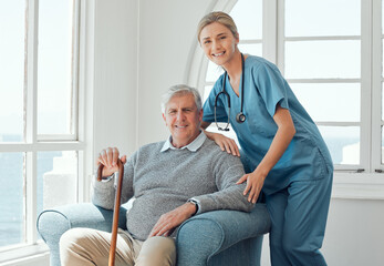 Obraz premium This patient stole her heart. Shot of a doctor and patient during a checkup at home.
