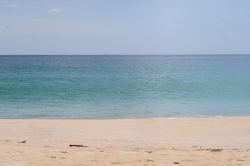 Fototapeta na wymiar Natural scenery of beautiful tropical beaches and sea on a clear day sea beach area, sea view