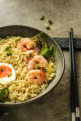noodles with shrimp and egg