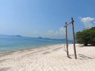 Obraz na płótnie Canvas Beautiful beaches and seas for relaxing in the holiday season at Koh Kham, Thailand.