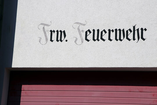 frw. fuerwehr beschriftung an der feuerwache