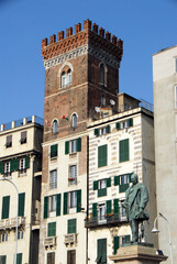 Ville de Gênes, ses façades colorées, porches, sculptures, fontaines, Italie