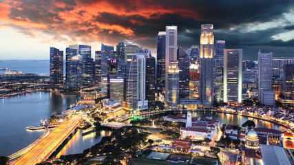 Fototapeta na wymiar Singapore skyline at a sunset