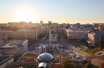 Fotobehang The central square of the city of Kyiv - "Independence Square" © Andrei Antipov