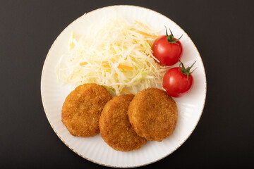 大豆ミートのメンチカツ