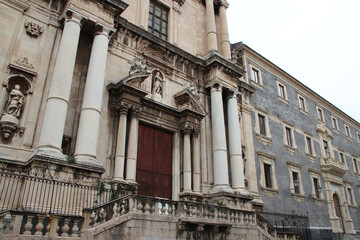 Fototapeta na wymiar baroque church (san francesco borgia) and baroque palace (jesuit college) in catania (sicily - italy) 