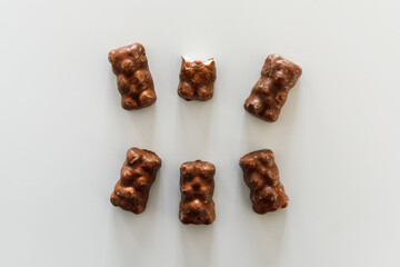 Oursons au chocolat et à la guimauve, bonbons pour enfants