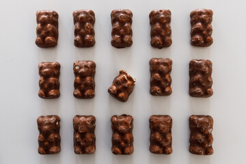 Oursons au chocolat et à la guimauve, bonbons pour enfants