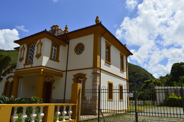 Prédio histórico em frente ao desmoronamento de 2022