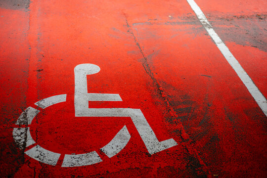 road markings parking space for the disabled
