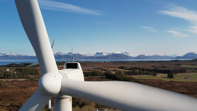 Windr&auml;der auf der Insel Har&oslash;y in Norwegen 