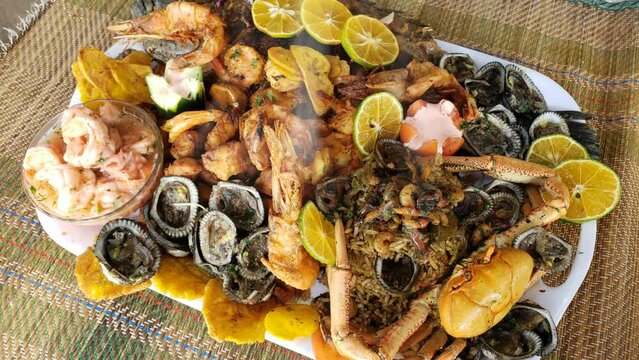 Steaming hot seafood tray is the best in 4k video