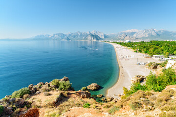 Naklejka premium View of Konyaalti Beach and Park in Antalya, Turkey