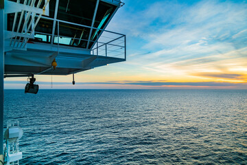 Look at the sea and sky on a cruise ship