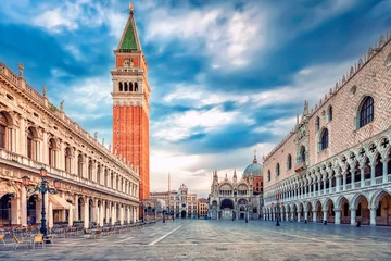 Zelfklevend Fotobehang San Marcoplein in de stad Venetië © Stockbym