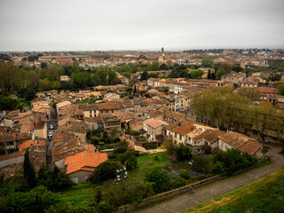 Fototapeta na wymiar imagen de la ciudad de Carcassonne un día nublado 