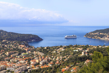 Fototapeta na wymiar The bay from Villefranche-sur-Mer (Côte d'Azur) with a cruise ship, France