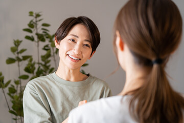 Naklejka premium 症状を話す患者