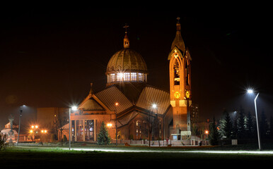Fototapeta na wymiar Kościół bł. Karoliny w nocy
