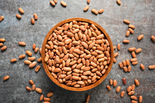 Raw whole dried speckled kidney beans