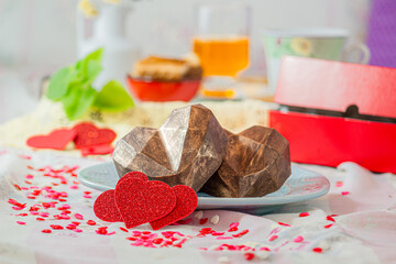 café da manhã romântico com chocolate no formato de coração - dia das mães dia dos namorados...