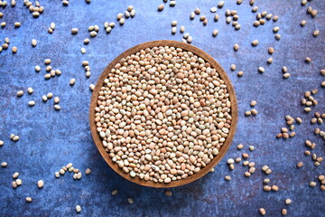 Raw whole dried Cowpea beans