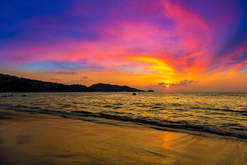 Obraz premium Sunset at Patong beach