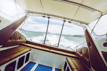 Fototapeta premium close up view of speedboat travel while running in the sea