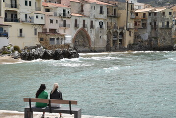 Au bord de la mer &agrave; Cefal&ugrave;. Sicile