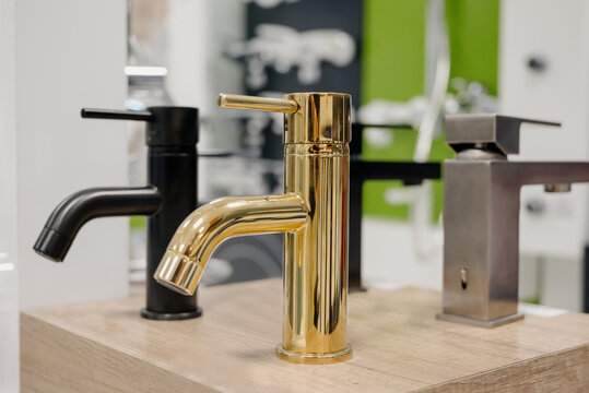 Gold Bathroom Faucet. Modern Bathroom Faucet