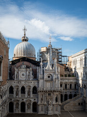 Fototapeta na wymiar Doge's Palace in Venice view of St Marks basilica