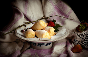 Conos rellenos de crema pastelera