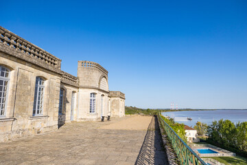 Vue sur la Citadelle de Bourg depuis les jardins (Nouvelle-Aquitaine, France) © Ldgfr Photos