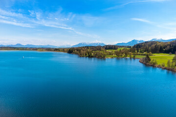 Fototapeta na wymiar Waginger See, Bayern, Deutschland, im Frühling