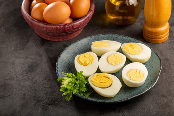 Sliced ​​boiled eggs on the table.