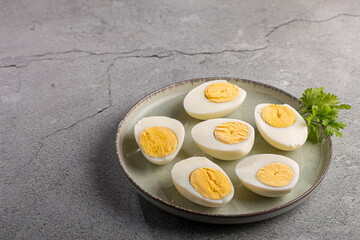 Sliced ​​boiled eggs on the table.