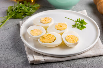 Sliced ​​boiled eggs on the table.